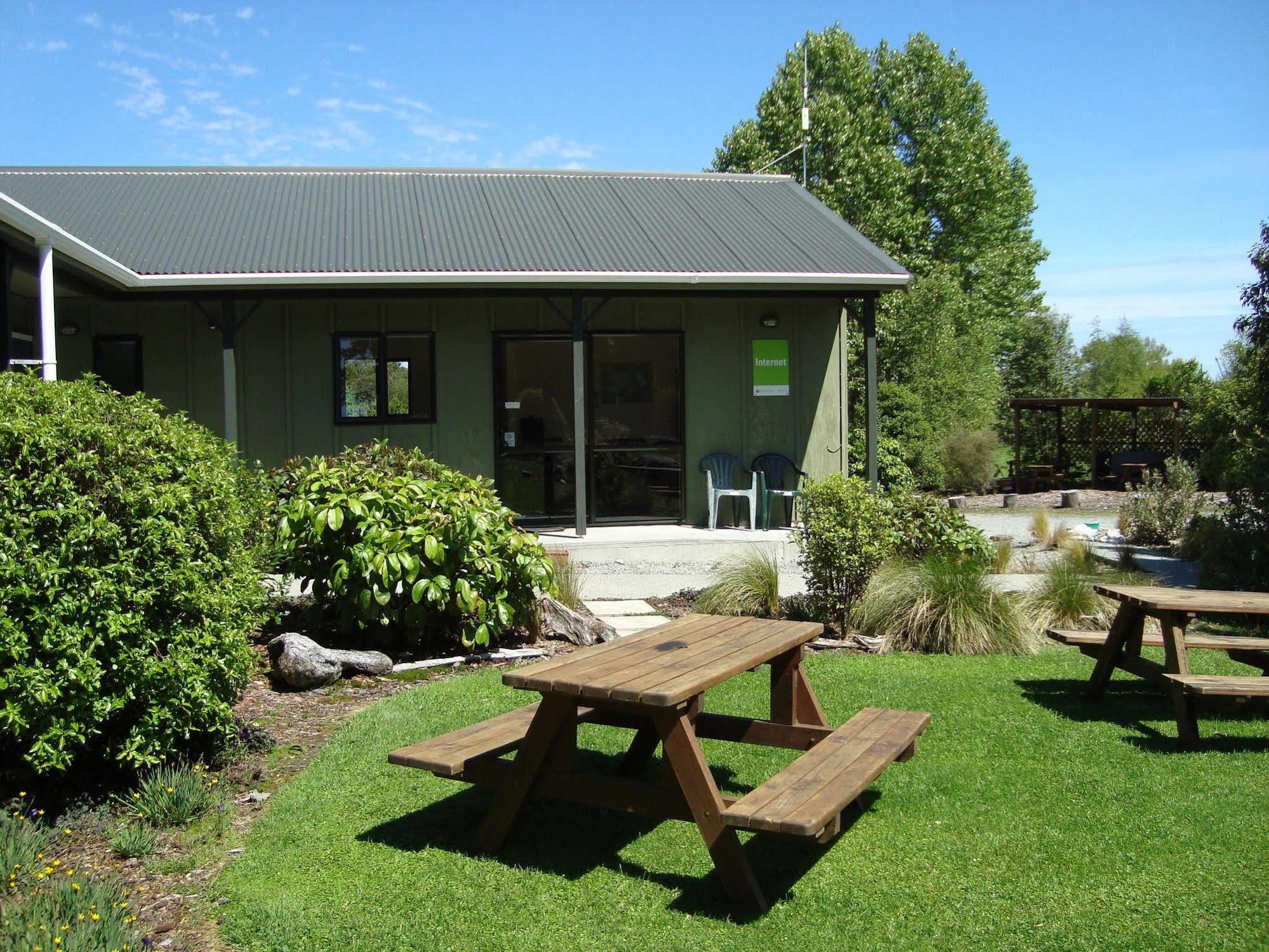 Lake Brunner Country Motel & Holiday Park Moana Eksteriør billede