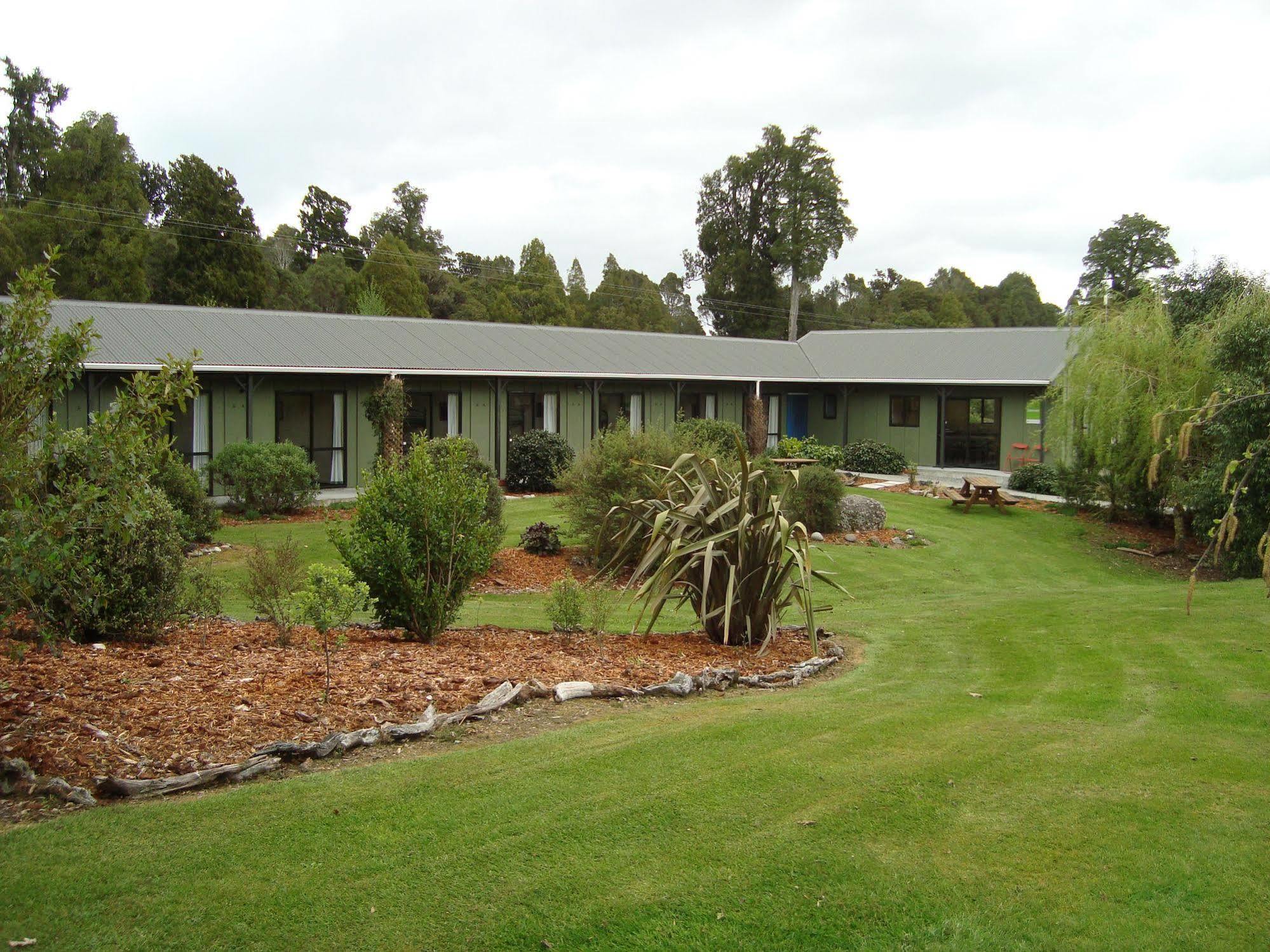 Lake Brunner Country Motel & Holiday Park Moana Eksteriør billede